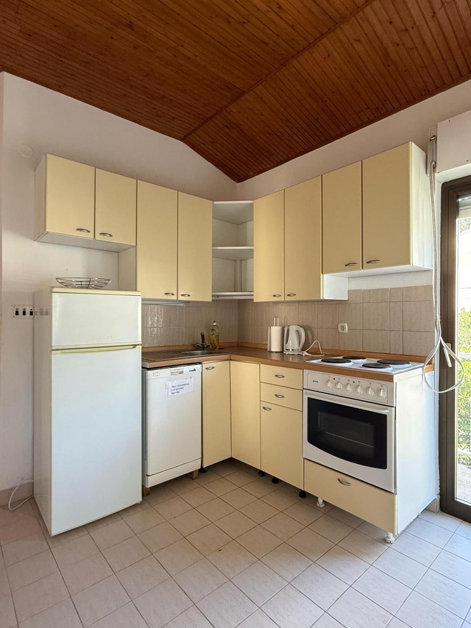 Blue Lagoon Studio Apartments كليك المظهر الخارجي الصورة